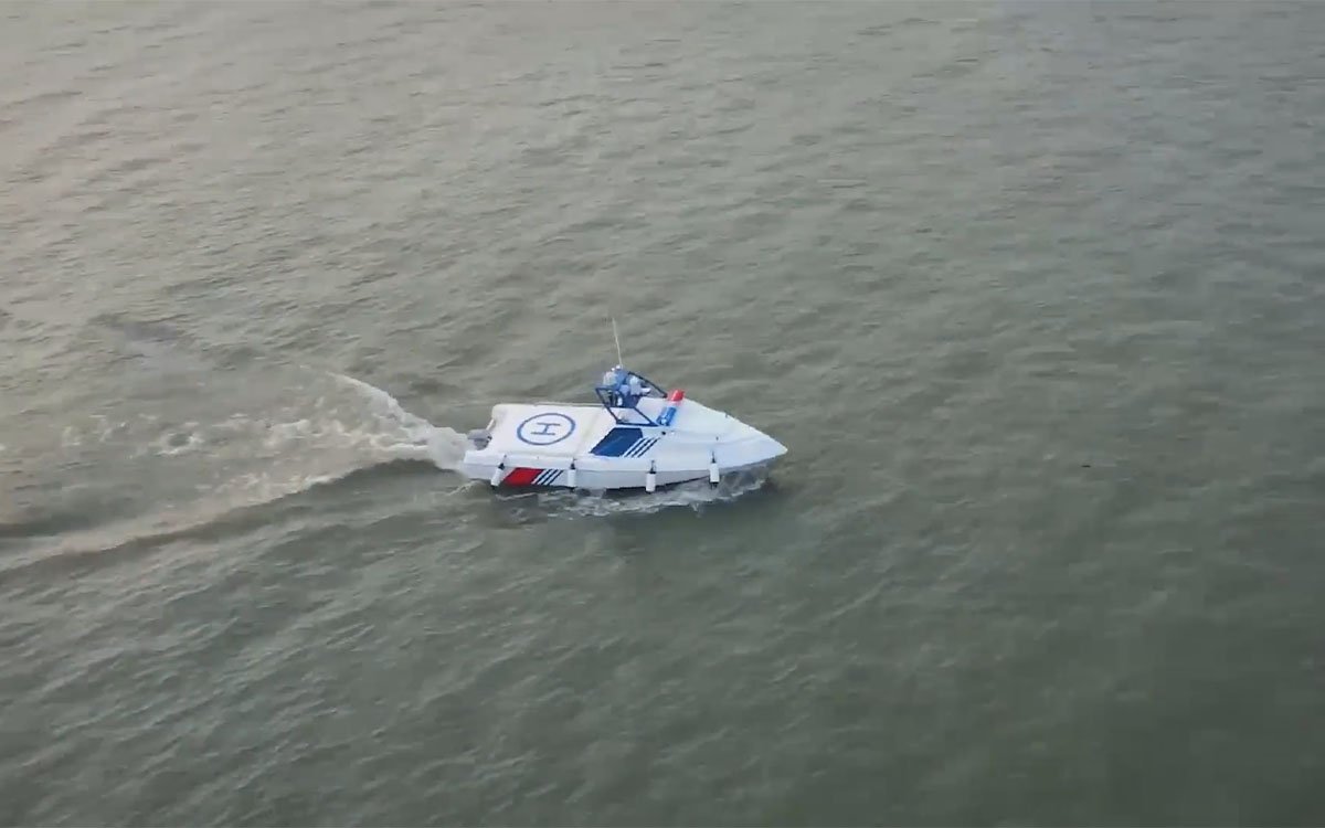 eSV unmanned patrol boat cutting through water at high speed