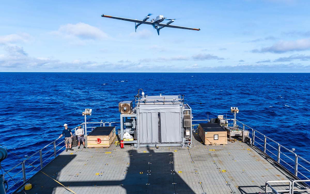 DLS Standard vessel-mounted UAV data link with MF18 auto-tracking gimbal compensating for wave motion during offshore operations